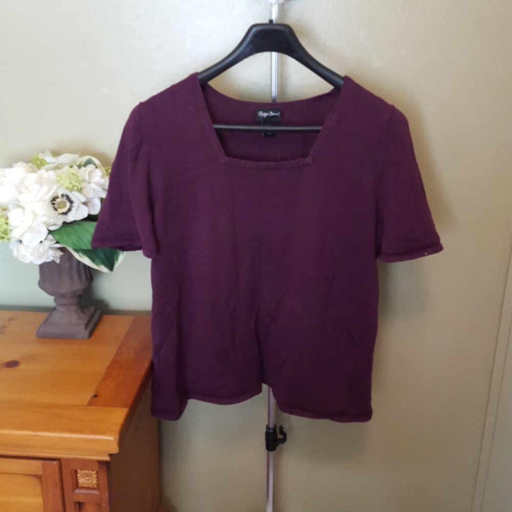 Woman's short sleeve sweater sz 22/24